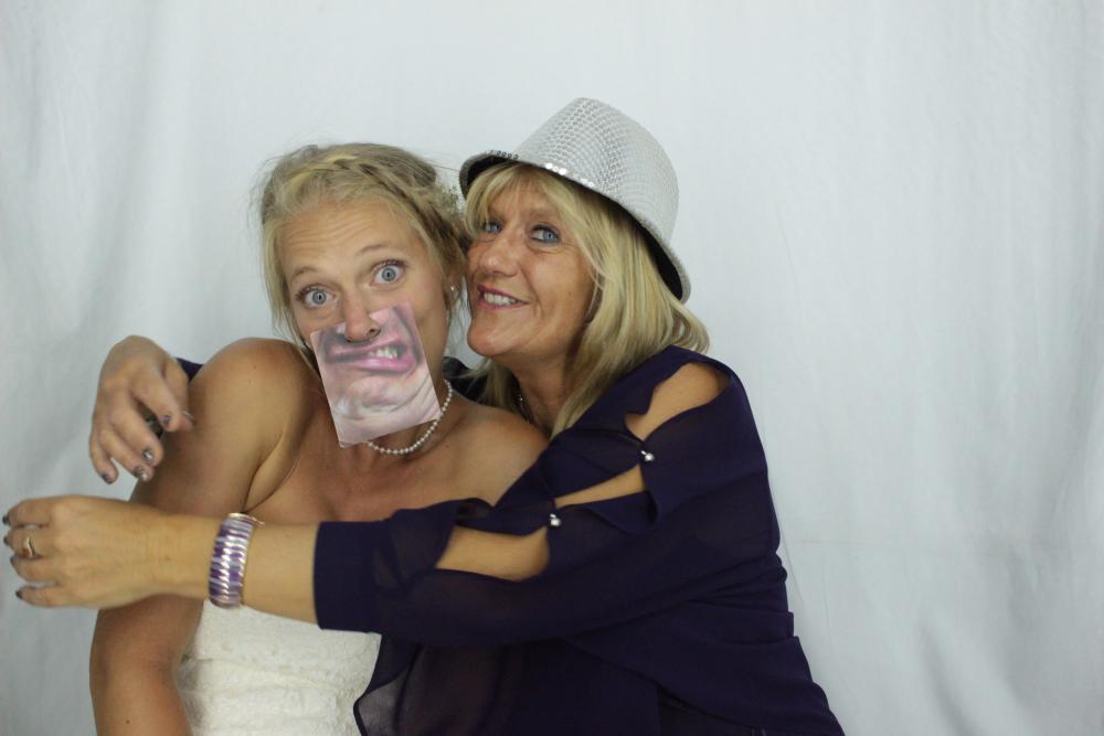 Laura & Oliver | View more photos from the event at gallery.myphotoboothexperience.co.uk/u/MyPhotoBoothExperienceLtd/Laura-Oliver